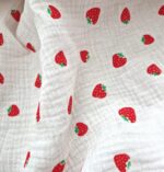 Tkanina Muślin double gauze wzór truskawki - 1 metr - 160 cm - obrazek 3