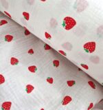Tkanina Muślin double gauze wzór truskawki - 1 metr - 160 cm - obrazek 4
